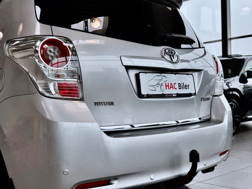 Toyota Verso 1,8 TX Skyview 7prs 5d