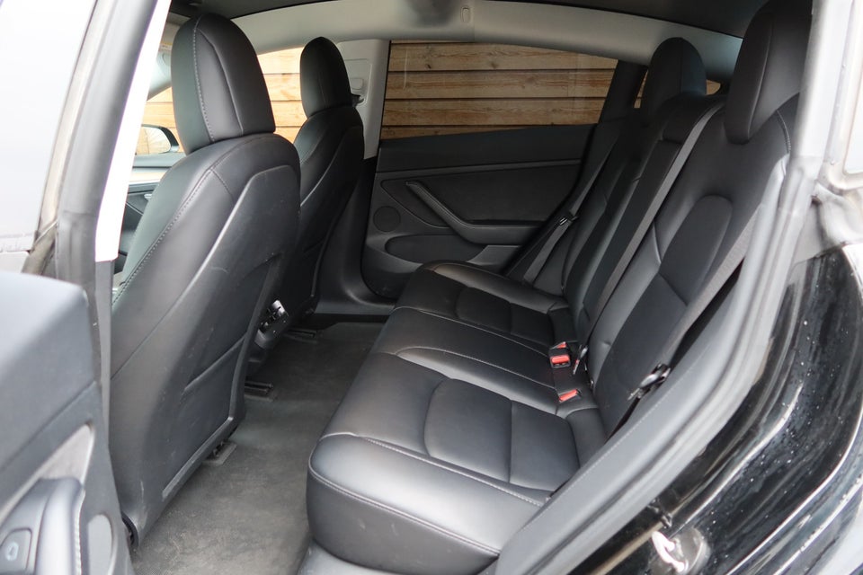 Tesla Model 3 Long Range AWD 4d