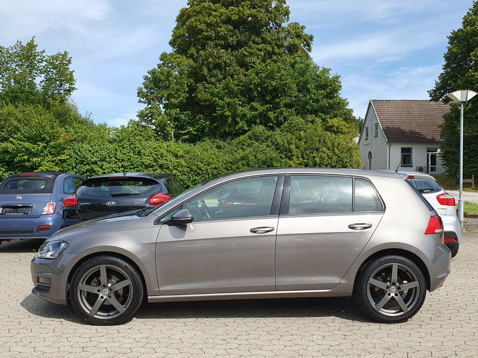 VW Golf VII 1,6 TDi 105 Comfortline BMT 5d