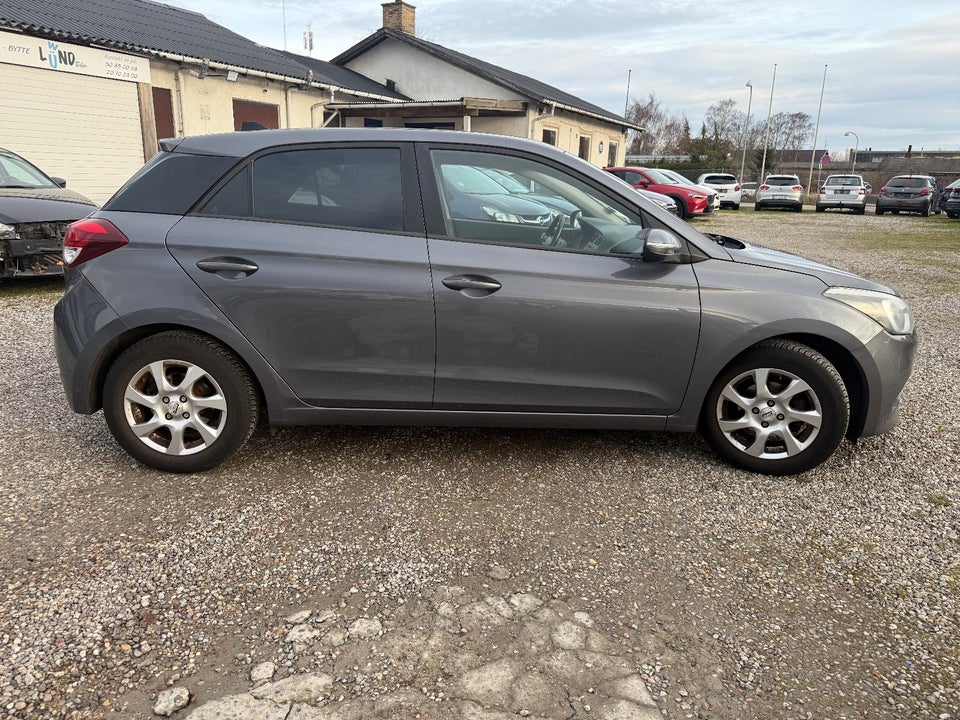 Hyundai i20 1,25 Trend 5d
