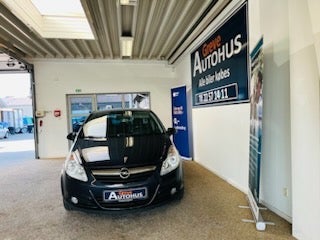 Opel Corsa 1,4 16V Cosmo 5d