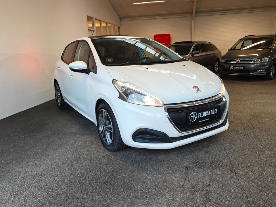 Peugeot 208 1,6 BlueHDi 100 Envy Sky 5d