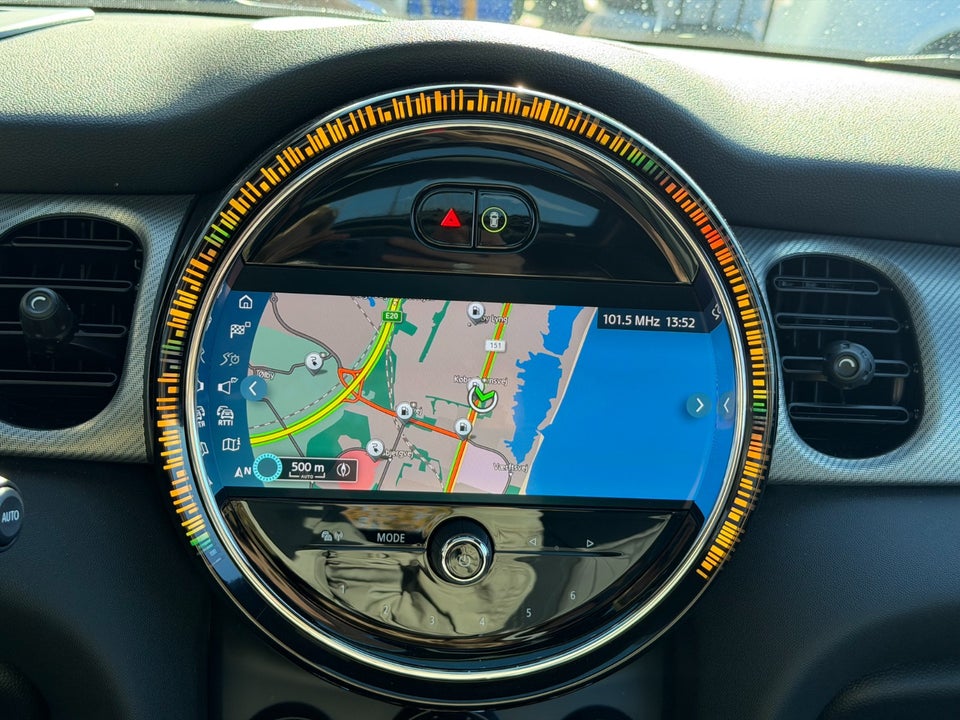 MINI Cooper SE Maximise 3d