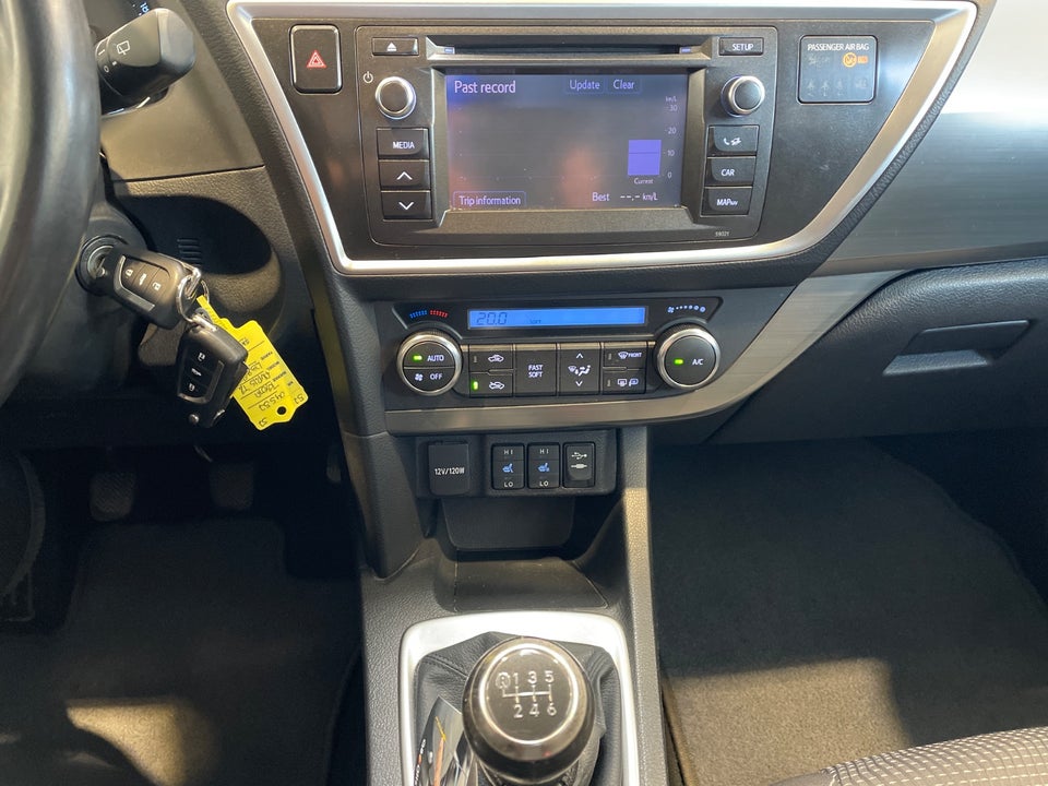 Toyota Auris 1,6 T2 5d