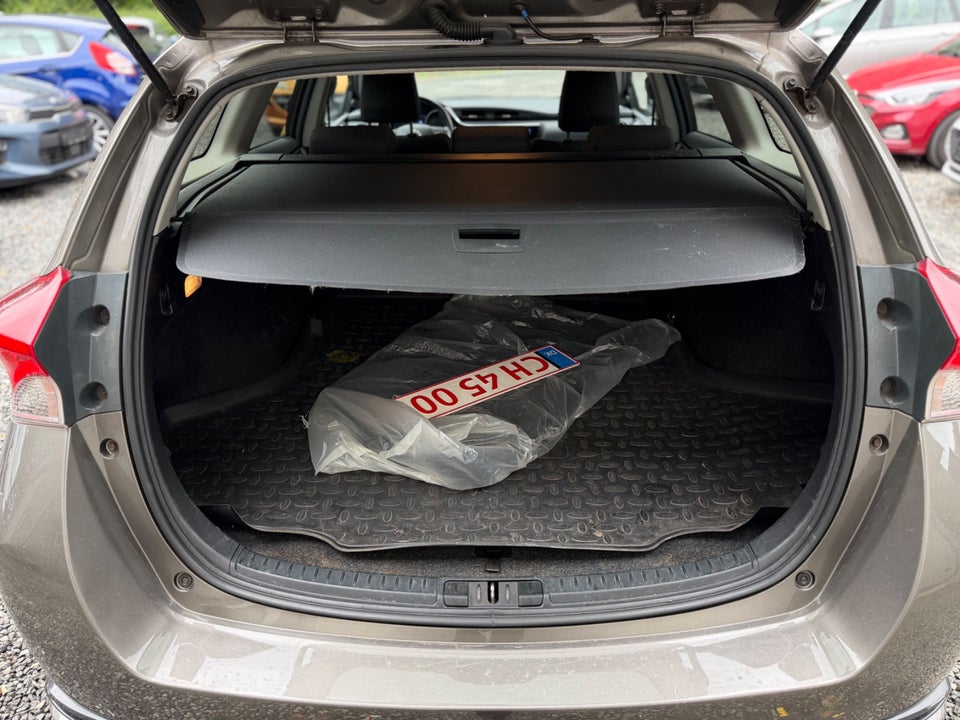 Toyota Auris 1,8 Hybrid H2 Comfort CVT 5d