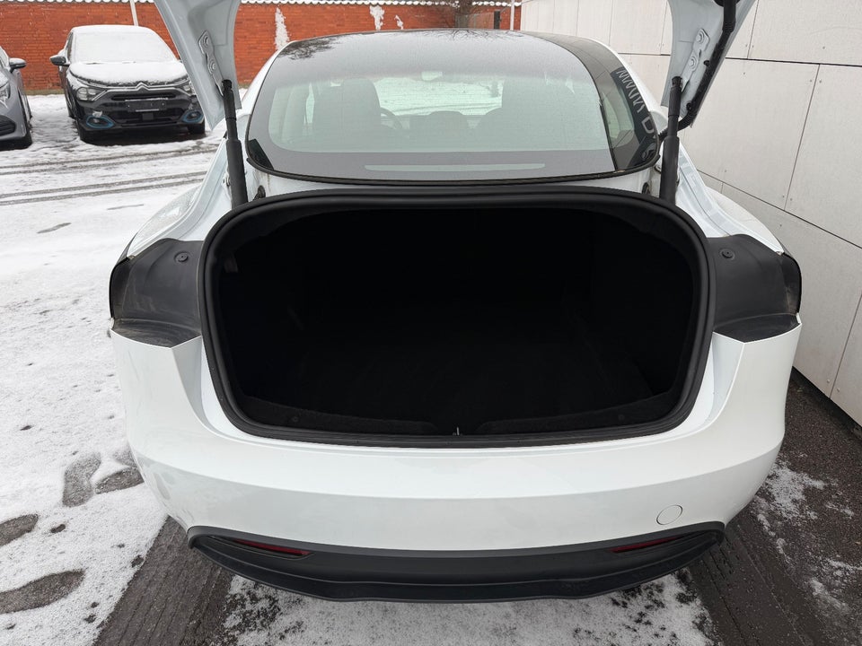 Tesla Model 3 RWD 4d