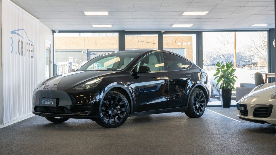 Tesla Model Y RWD 5d