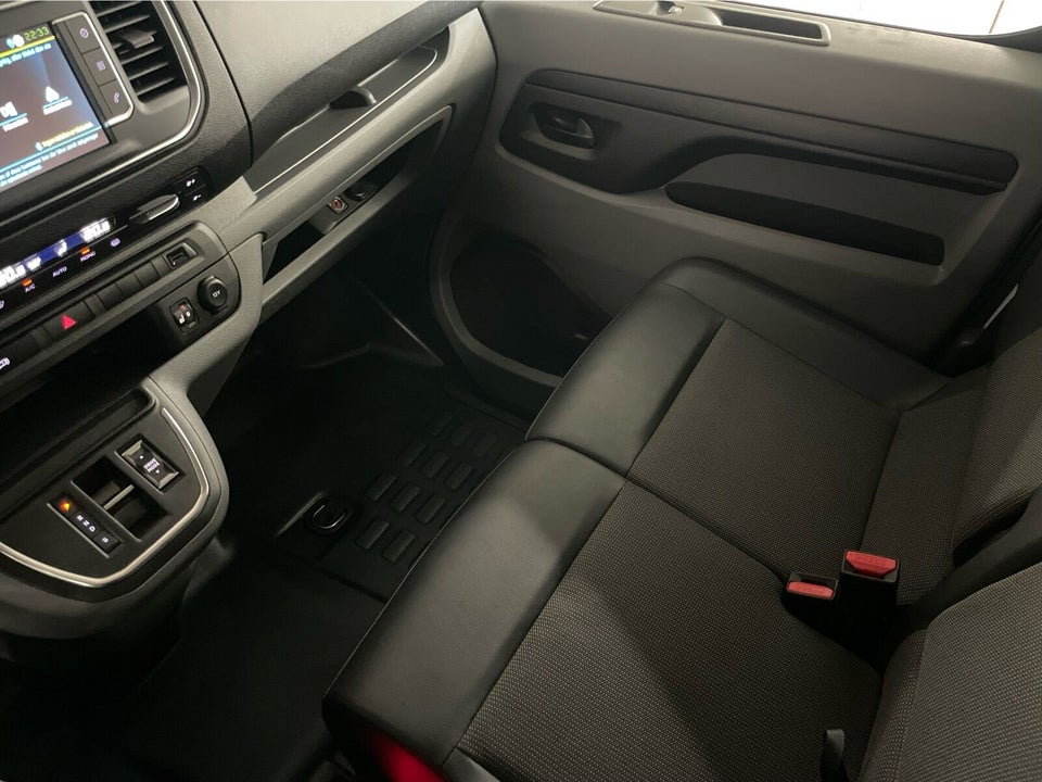 Peugeot e-Expert 75 L2 Premium Van