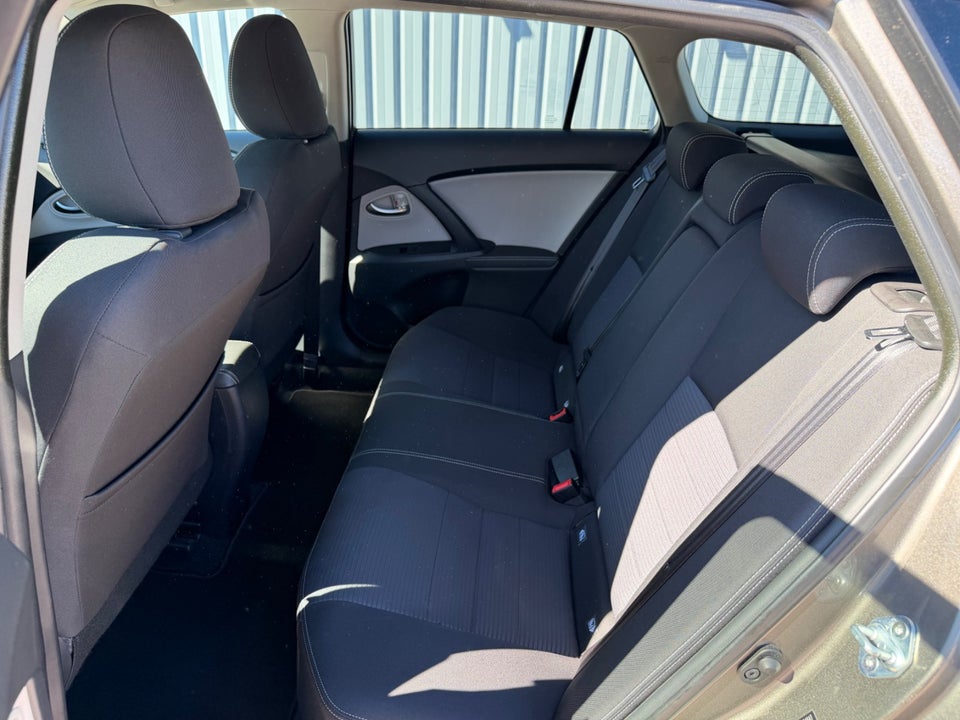 Toyota Avensis 1,8 VVT-i T2 Premium Touring Sports 5d