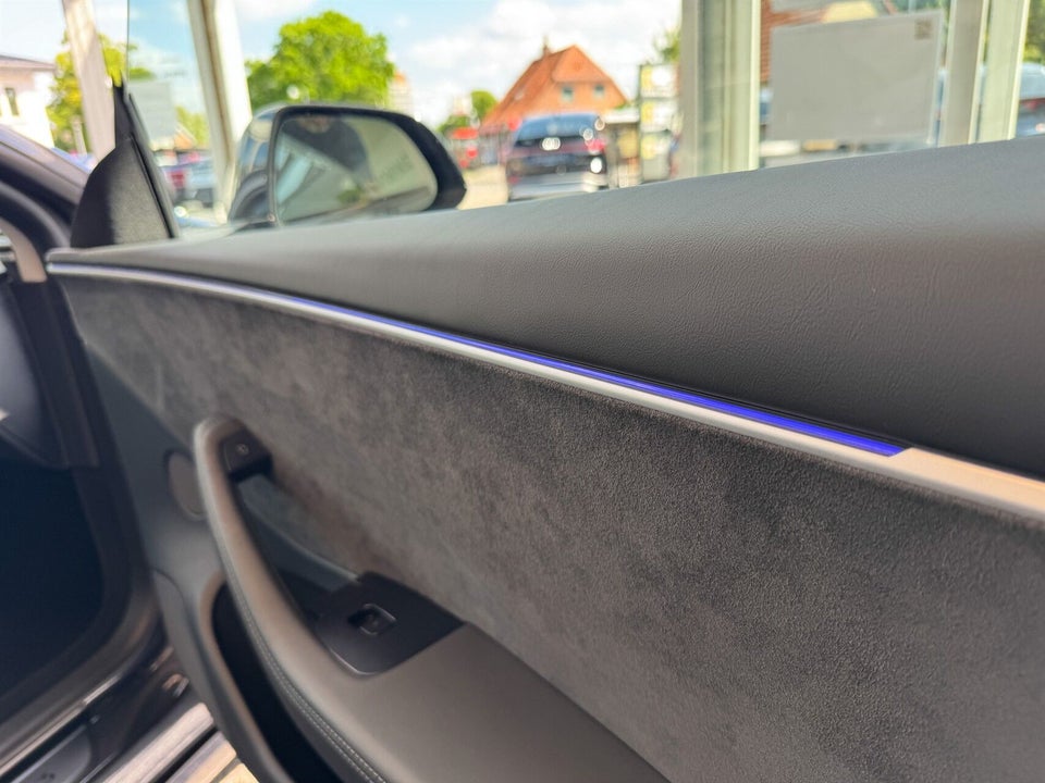 Tesla Model 3 Long Range AWD 4d