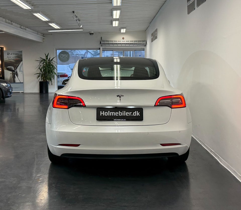 Tesla Model 3 Standard Range+ RWD 4d