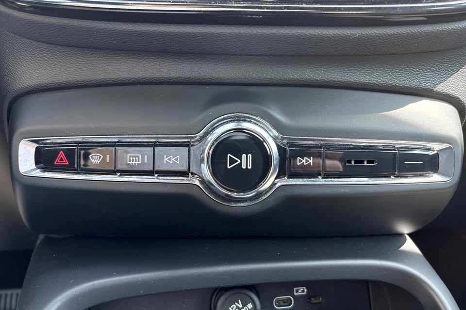 Volvo XC40 ReCharge Core 5d