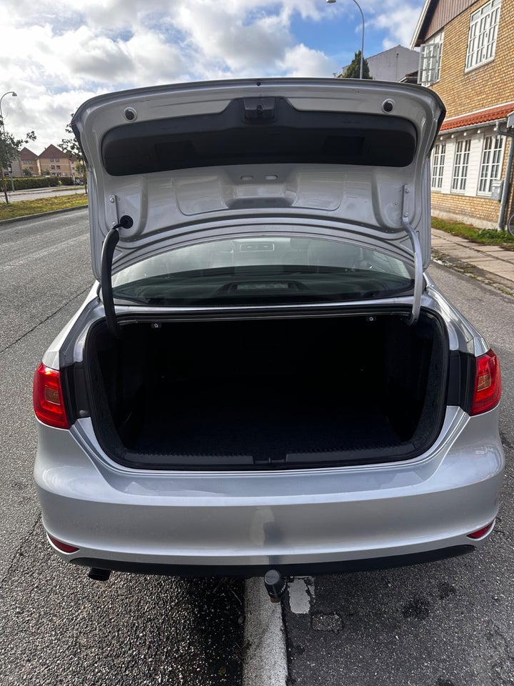 VW Jetta 1,2 TSi 105 Trendline BMT 4d