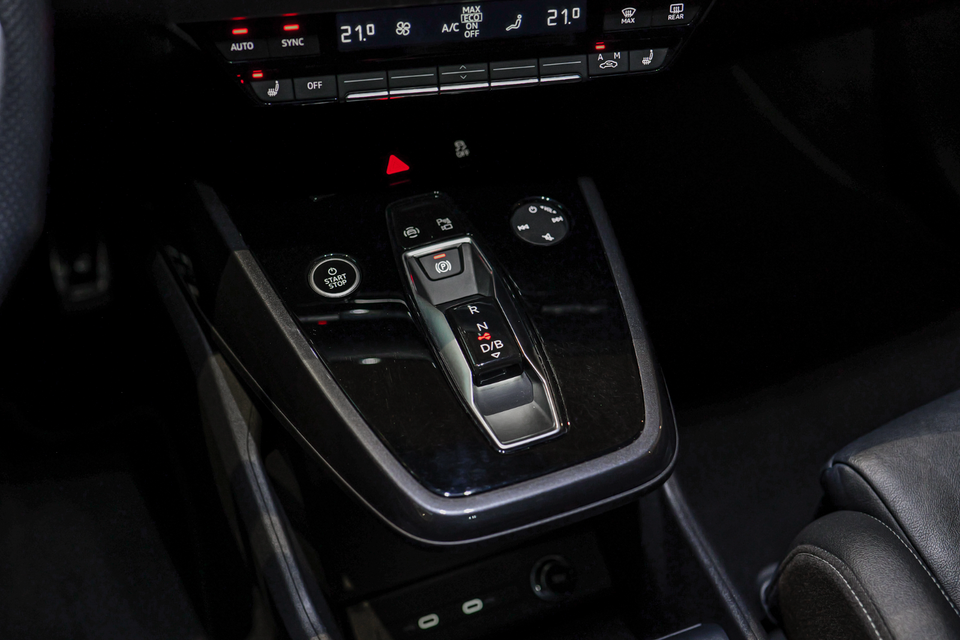 Audi Q4 e-tron 40 S-line 5d