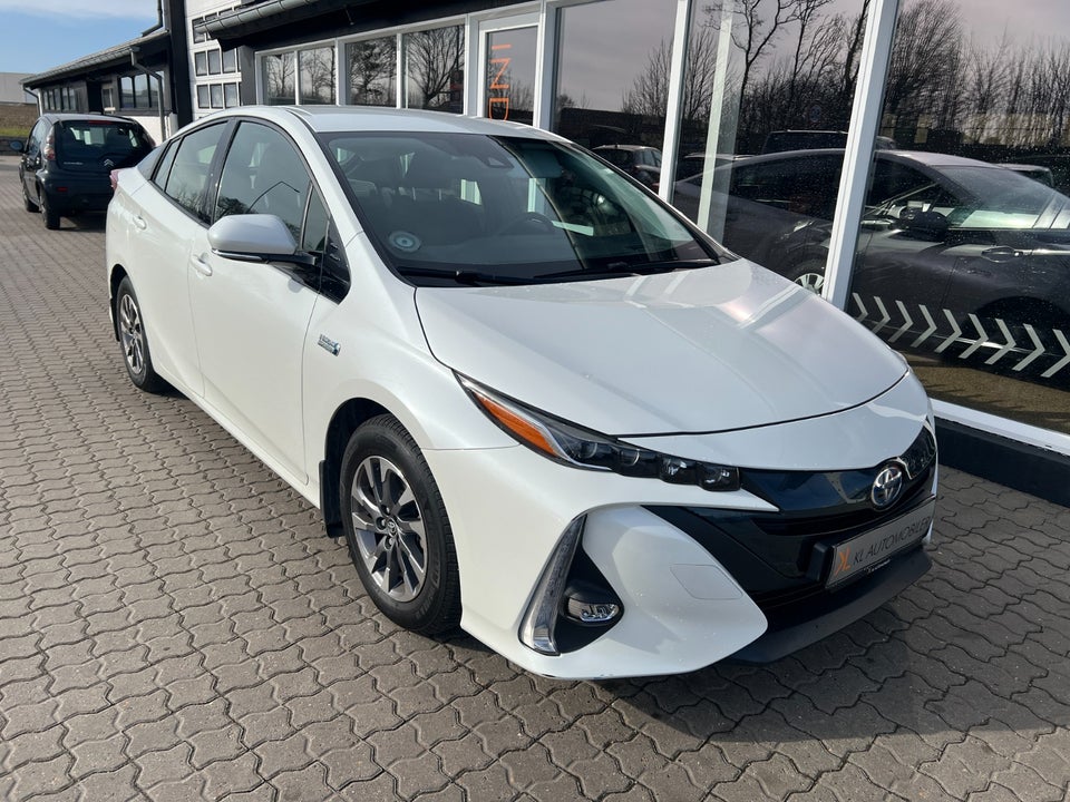Toyota Prius 1,8 Plug-in Hybrid H3 MDS 5d