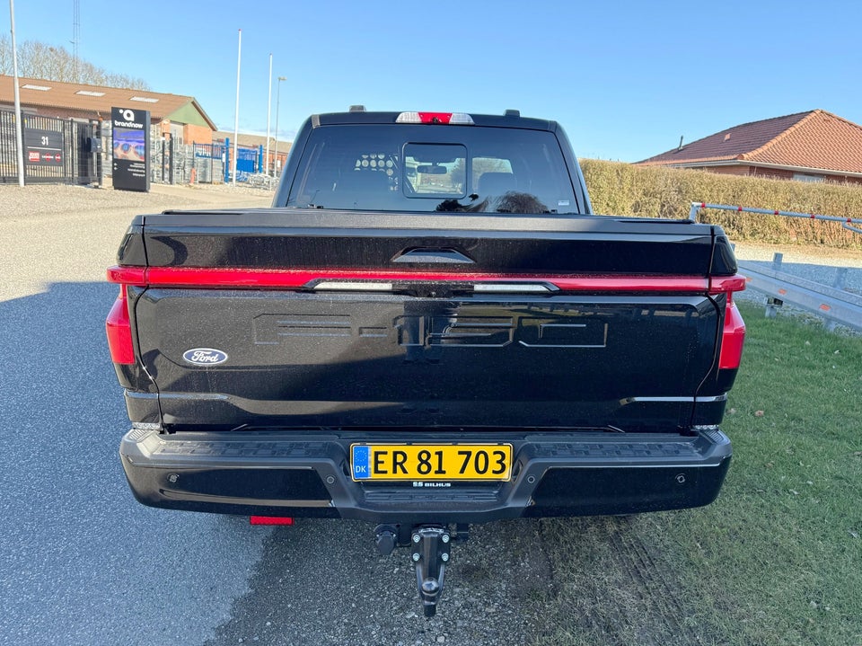 Ford F-150 131 Lightning Lariat Extended Range 4d