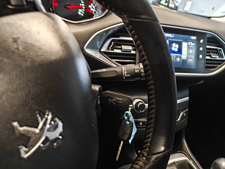 Peugeot 308 1,6 BlueHDi 120 Active SW 5d