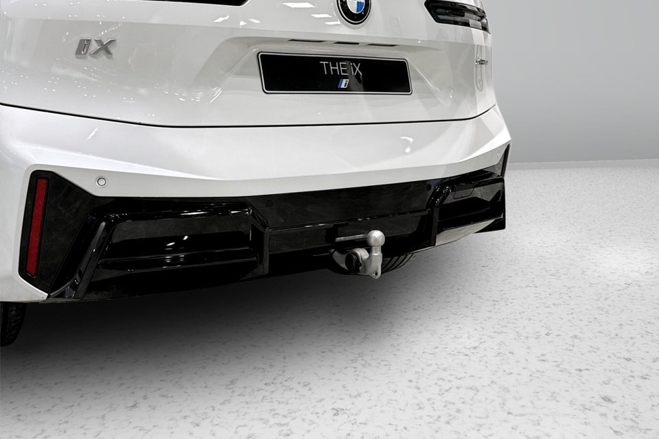 BMW iX xDrive60 Fully Charged 5d