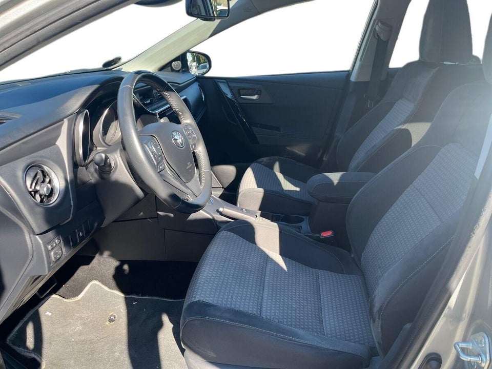 Toyota Auris 1,8 Hybrid H2 Style Touring Sports CVT 5d