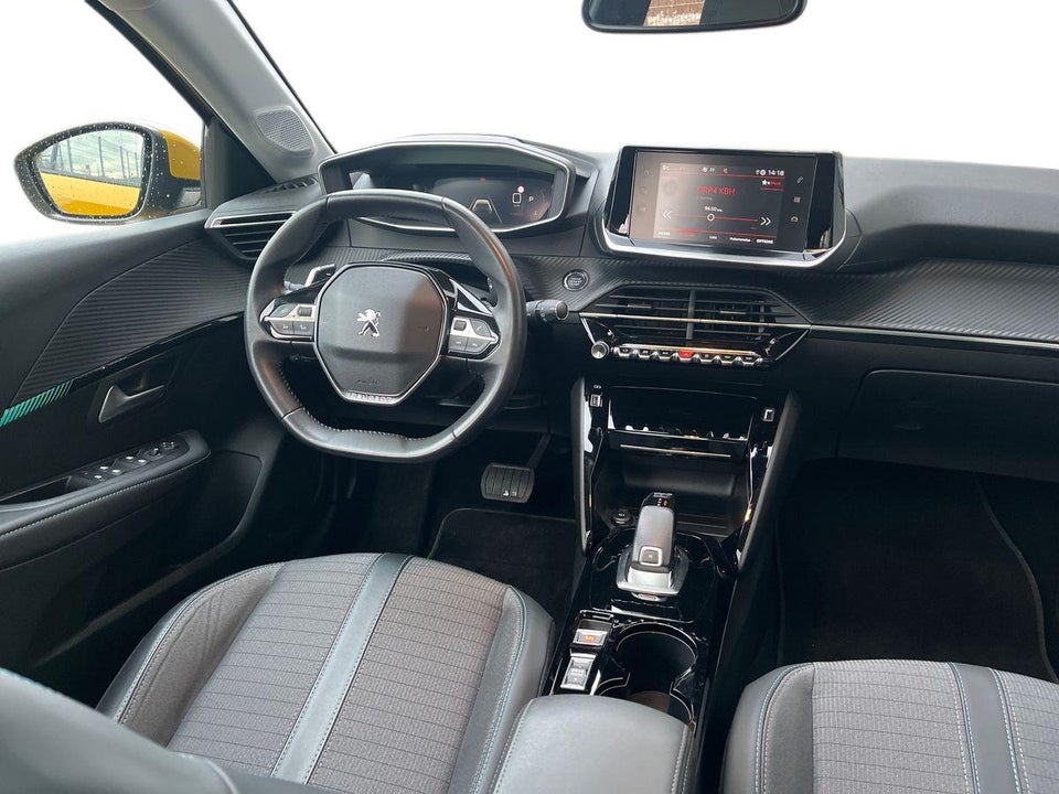 Peugeot 208 1,2 PureTech 100 Allure Sky EAT8 5d