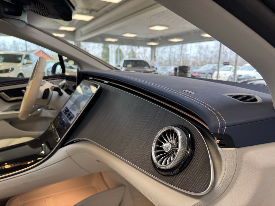 Mercedes EQE300 Electric Art 4d