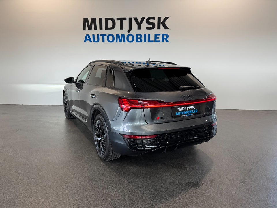 Audi Q8 e-tron 55 S-line quattro 5d