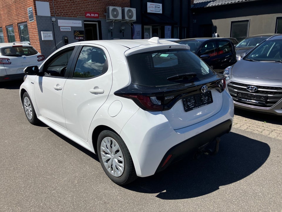 Toyota Yaris 1,5 Hybrid H1 e-CVT 5d