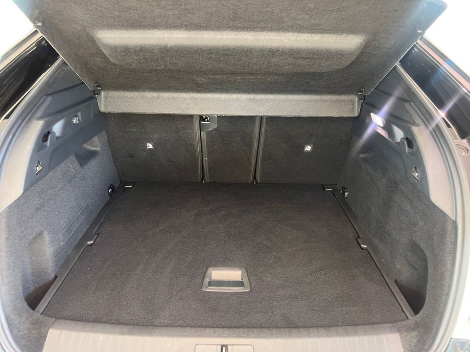 Peugeot e-3008 77 GT Pack 5d