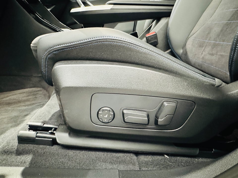 BMW iX2 eDrive20 Fully Charged 5d