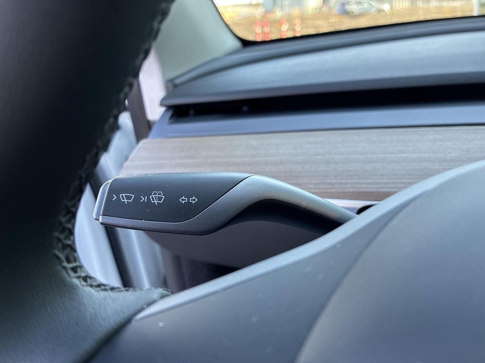 Tesla Model Y RWD 5d