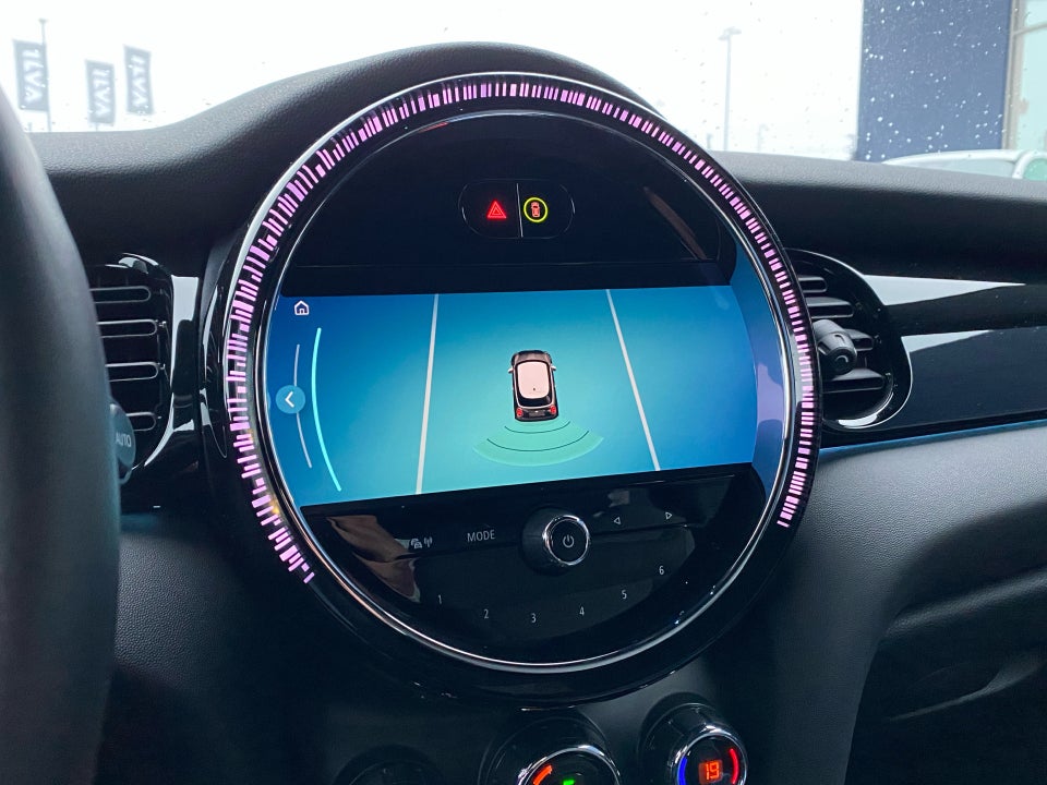 MINI Cooper SE Essential 3d