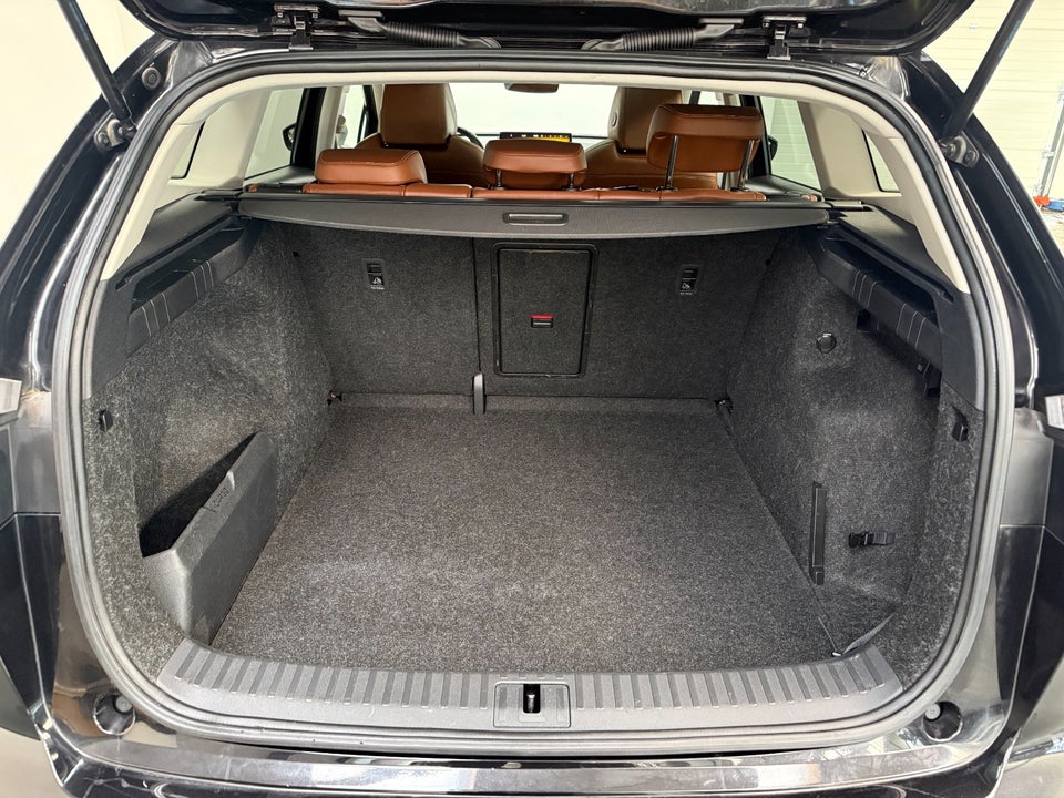 Skoda Enyaq 60 iV ecoSuite 5d