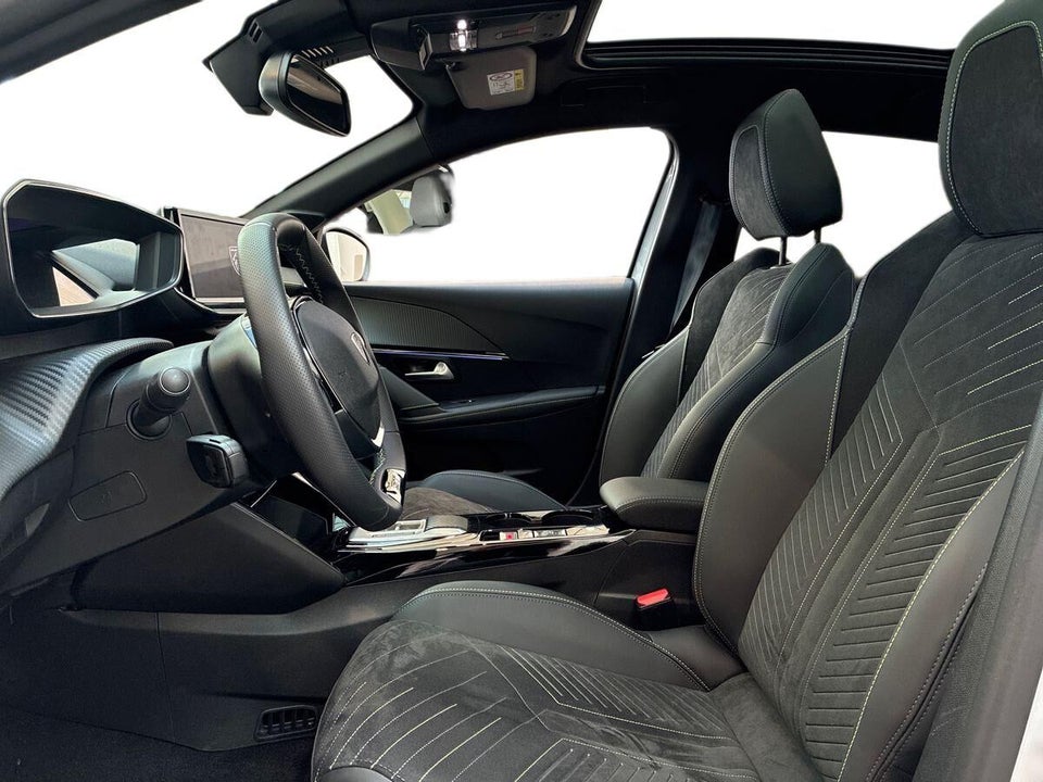 Peugeot e-208 54 GT Pack 5d