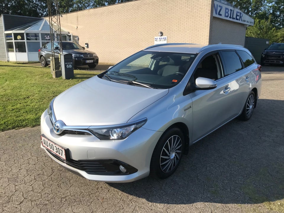 Toyota Auris 1,8 Hybrid H2 Comfort Touring Sports CVT 5d