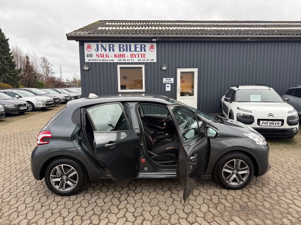 Peugeot 208 1,2 VTi Allure 5d