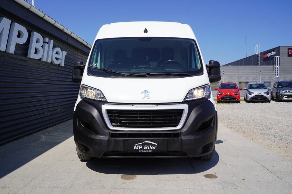 Peugeot Boxer 335 2,2 BlueHDi 140 L3H2 Premium