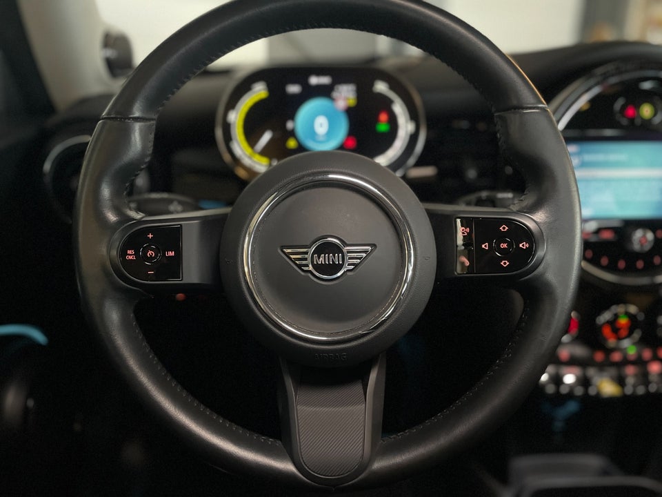 MINI Cooper SE Classic Trim 3d