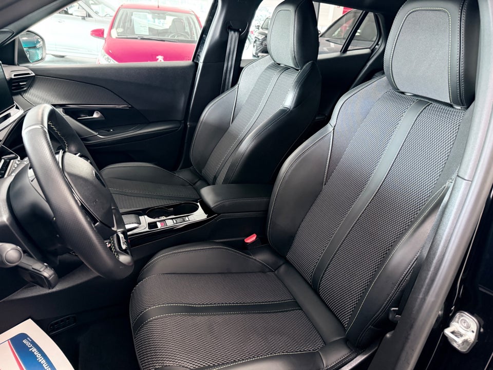 Peugeot e-2008 54 GT 5d