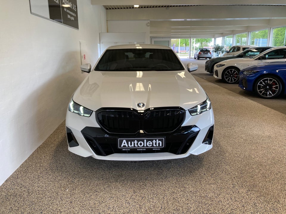 BMW i5 eDrive40 Fully Charged M-Sport 4d