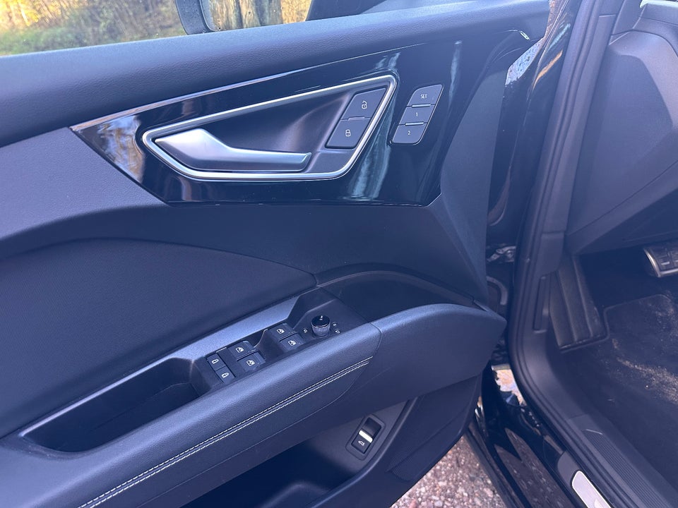 Audi Q4 e-tron 55 S-line quattro 5d