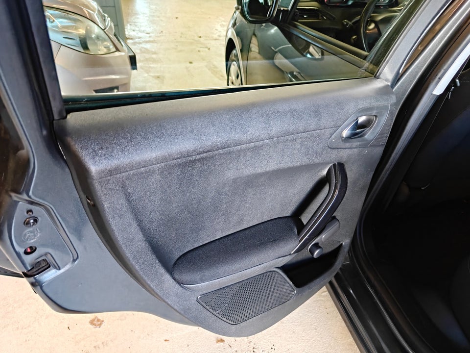 Peugeot 208 1,0 VTi Access 5d