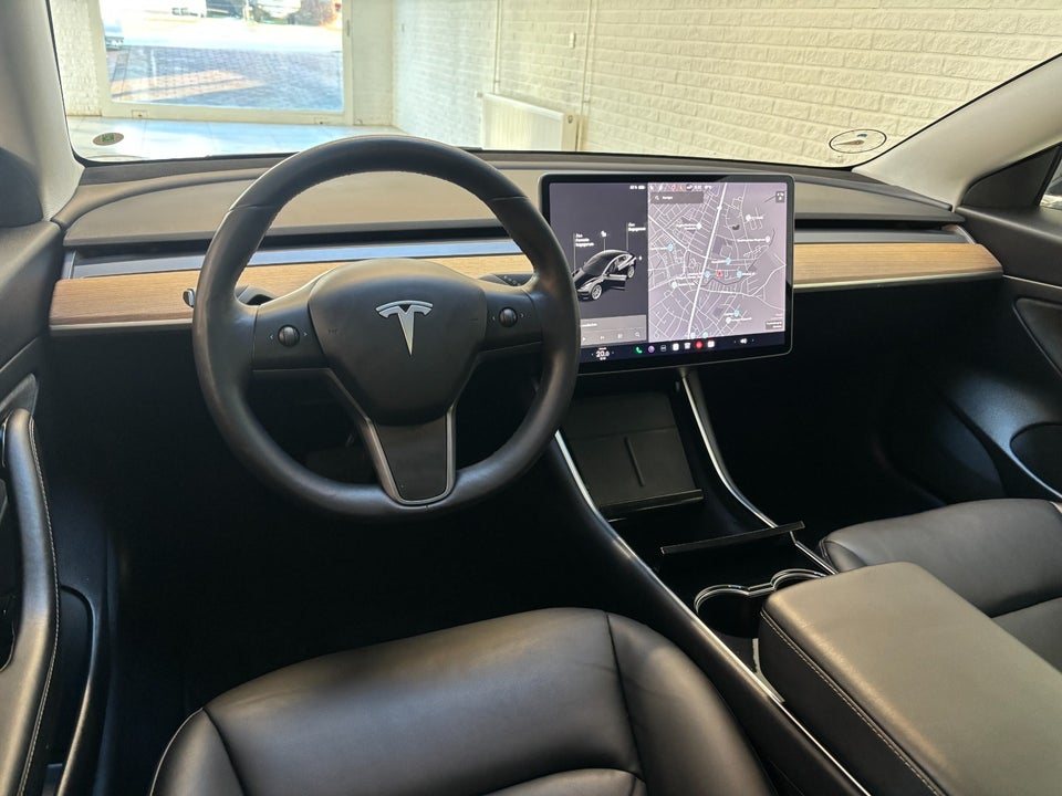 Tesla Model 3 Standard Range+ RWD 4d