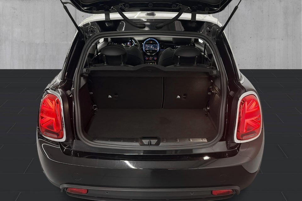 MINI Cooper SE Essential 3d