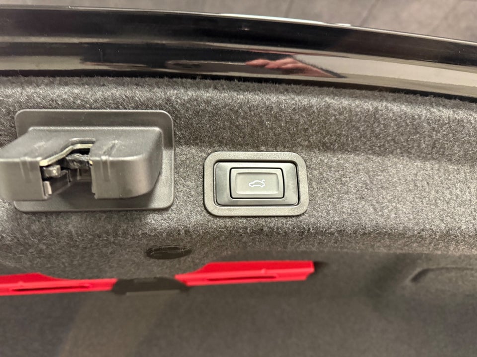 Audi A6 55 TFSi e S-line quattro S-tr. 4d