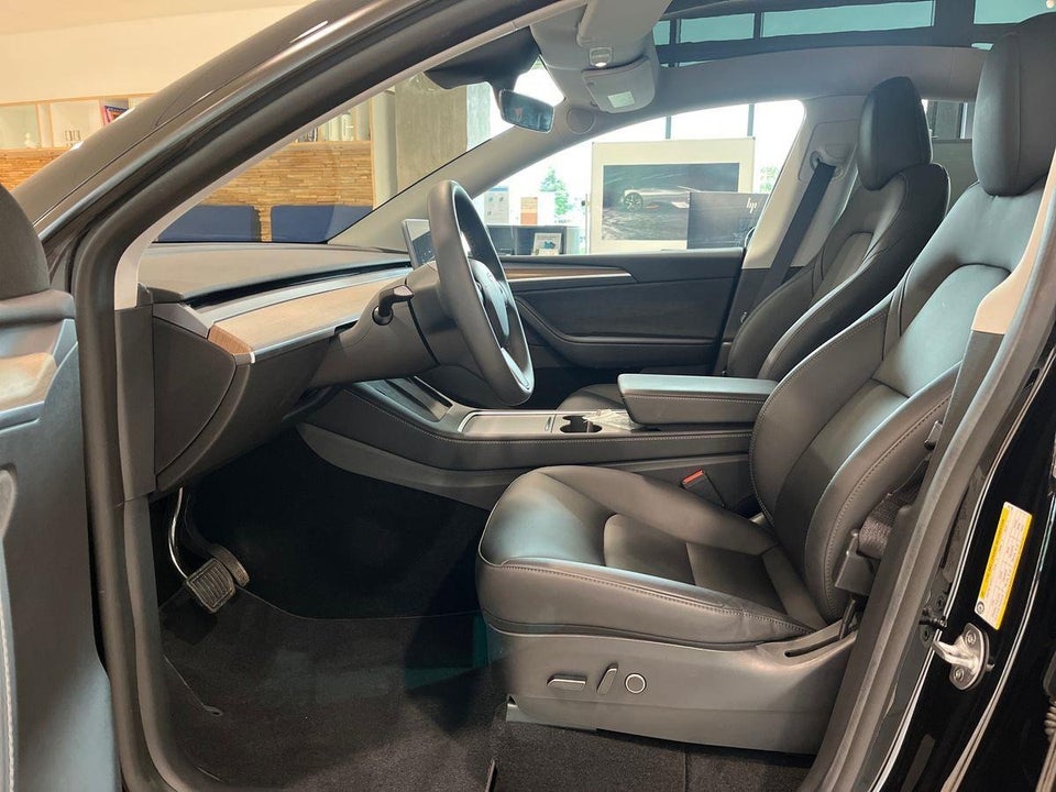 Tesla Model Y RWD 5d