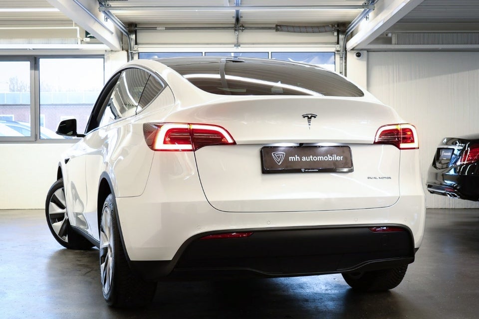 Tesla Model Y Long Range AWD 5d