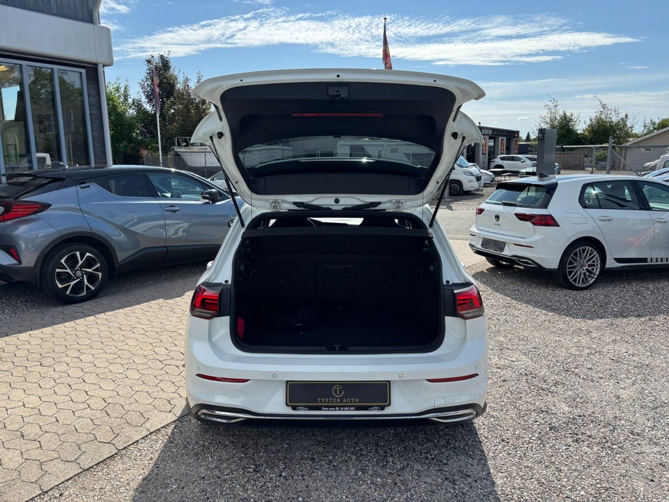 VW Golf VIII 1,4 GTE DSG 5d