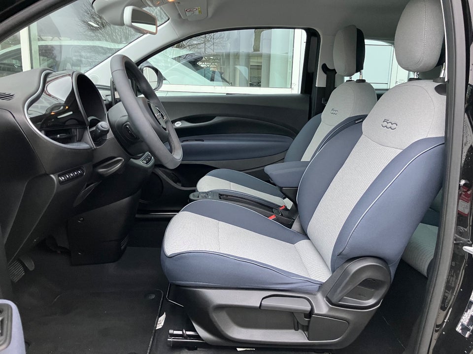 Fiat 500e 42 Icon 3d