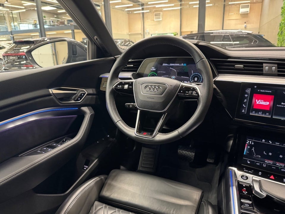 Audi e-tron 55 S-line Sportback quattro 5d