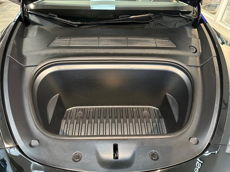 Tesla Model Y RWD 5d